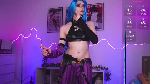 Holli online show from February 13, 3:45 pm