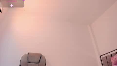 holly_16 online show from June 25, 5:07 pm