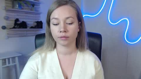 Holly online show from March 12, 3:24 am