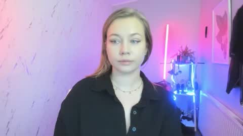 Holly online show from November 24, 9:24 pm