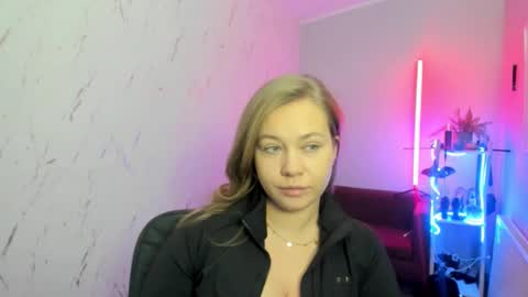 Holly online show from November 29, 9:44 pm