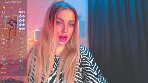 holly_molly8 online show from January 17, 4:26 pm