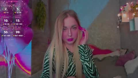 holly_molly8 online show from February 27, 8:45 pm