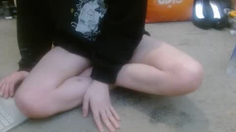 Holly Hawkes online show from May 18, 12:31 am