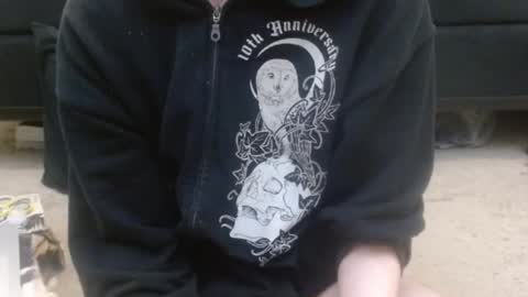 Holly Hawkes online show from March 7, 2:04 am