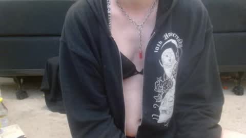 Holly Hawkes online show from March 11, 10:31 pm