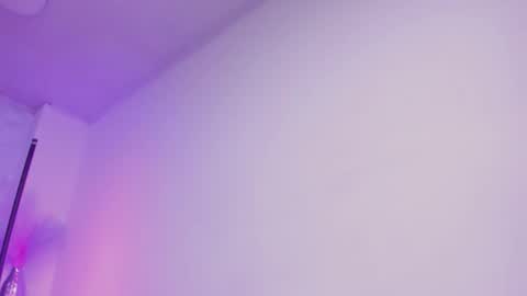 hollypeach_ online show from March 4, 10:51 pm