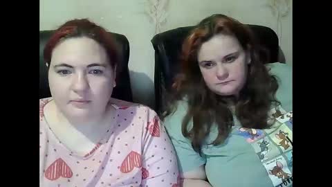 HollyXEva online show from February 11, 6:01 pm