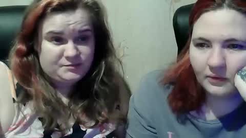 HollyXEva online show from January 31, 7:11 pm