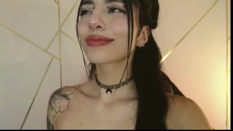 holly online show from February 25, 4:35 am