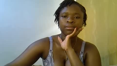 holy_ebony online show from June 5, 9:37 am