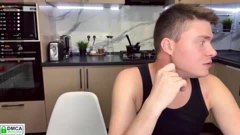 Snapshot of holy_eggs_00 chatting on October 14, 5:38 pm holy_eggs_00 online show from October 14, 5:38 pm