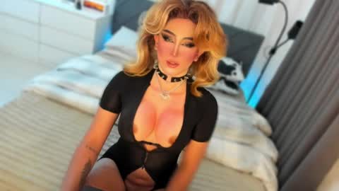 Miss Gia online show from June 3, 12:02 am
