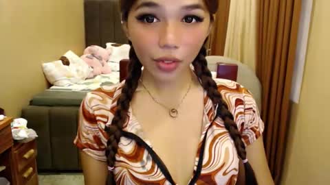 MOLLY online show from June 10, 3:39 am