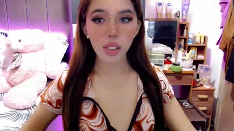 Snapshot of holy_molly1 chatting on October 30, 3:45 pm MOLLY online show from October 30, 3:45 pm