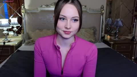 holybabydoll online show from January 8, 11:38 am