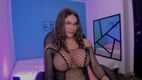 Sophie  online show from June 6, 11:54 pm