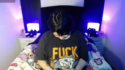 Snapshot of honey_dark chatting on January 17, 5:53 am Honney online show from January 17, 5:53 am