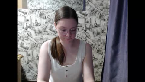 Lina online show from October 8, 2:01 pm