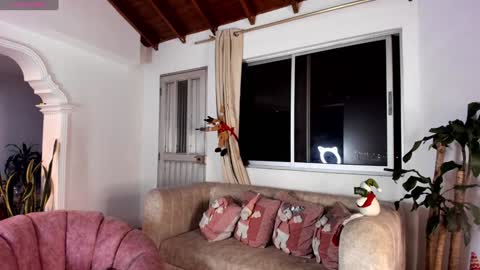 Isabella  online show from January 1, 5:01 am