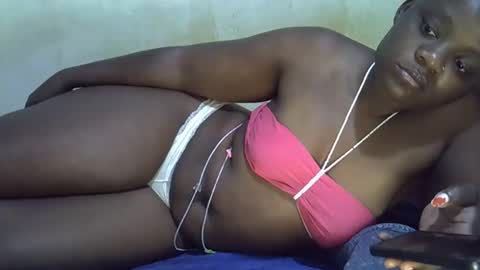 honey_sunshiny online show from April 22, 3:57 am