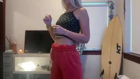 honeybun_z online show from December 19, 6:14 pm