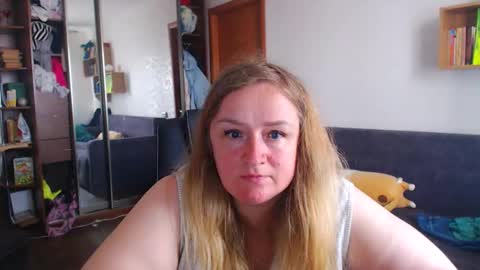 HoneydewMolly online show from April 2, 12:12 pm