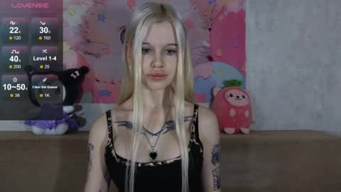 Lisa online show from May 5, 3:46 am
