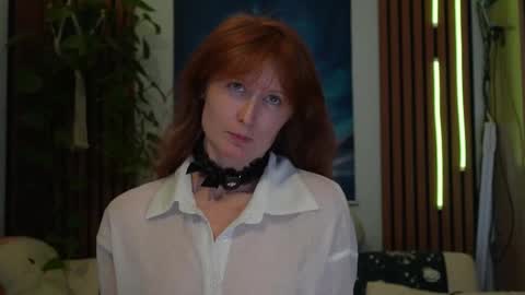 Snapshot of honeyumtoast chatting on October 23, 3:19 am Noelle online show from October 23, 3:19 am