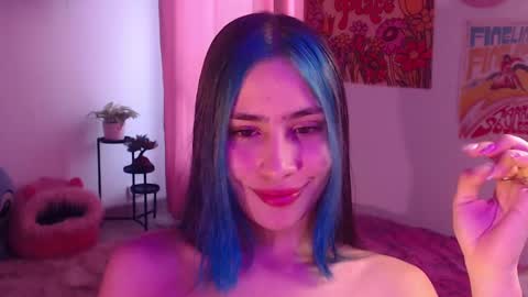    online show from December 6, 8:23 pm