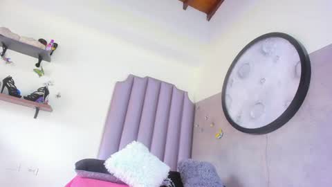 honnyy_23 online show from July 7, 7:40 pm