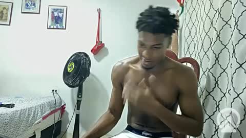 Snapshot of horneyguy2399 chatting on February 7, 3:24 am sugarbaby online show from February 7, 3:24 am