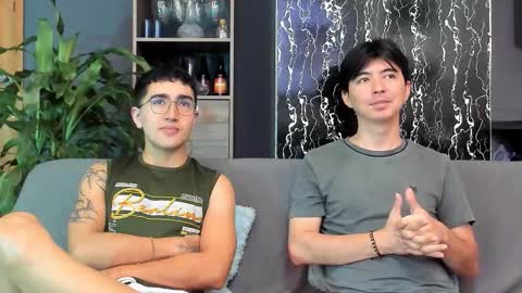 Alex and Camilo online show from February 15, 3:33 pm