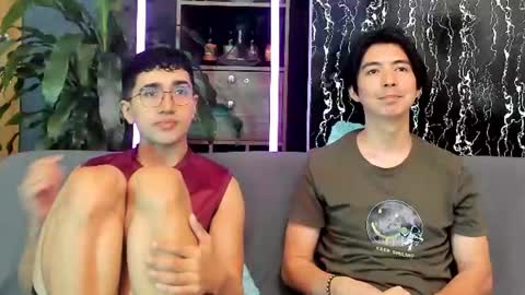 Alex and Camilo online show from August 4, 2:24 pm