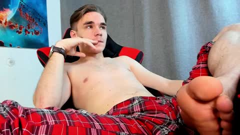 Max online show from February 3, 2:14 am