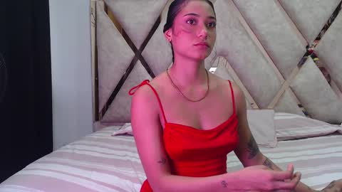 Snapshot of hornygirl_20000 chatting on October 24, 10:21 pm hornygirl_20000 online show from October 24, 10:21 pm