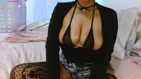 Horny Little Honey online show from March 4, 2:49 am