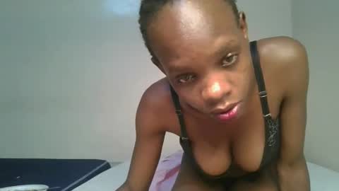 Snapshot of hornylittleprinces chatting on October 20, 1:54 am Princes online show from October 20, 1:54 am