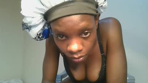 Snapshot of hornylittleprinces chatting on October 7, 10:06 pm Princes online show from October 7, 10:06 pm