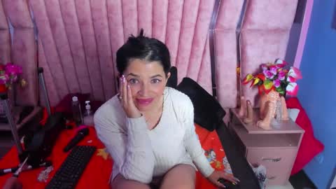 Snapshot of hornyskinny26 chatting on October 22, 6:27 am hornyskinny26 online show from October 22, 6:27 am