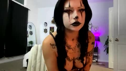 horrorlindsey online show from November 10, 2:14 am