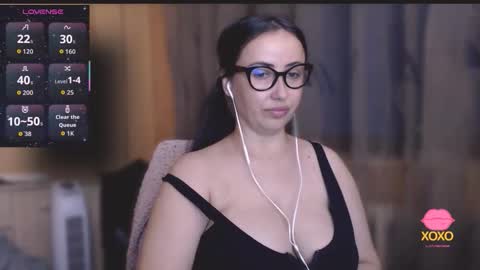 Snapshot of hot_big_ass chatting on September 28, 8:51 pm v     online show from September 28, 8:51 pm