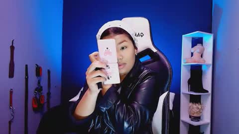 hot chocolate 4u online show from November 11, 12:29 pm