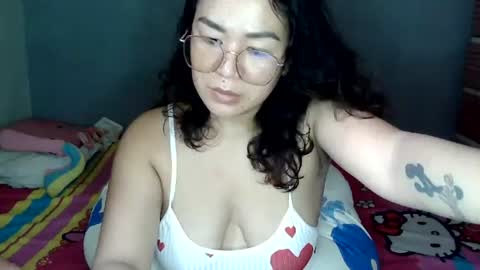 hot_emma1112 online show from July 13, 2:26 am