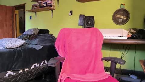 Hot Fellow online show from December 4, 10:46 pm