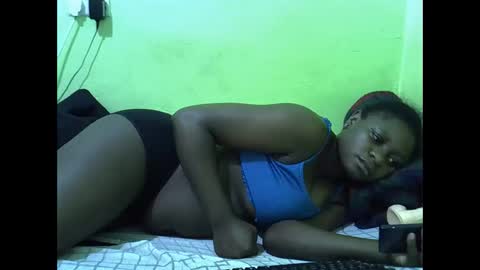 hot_girlly online show from November 28, 5:48 am