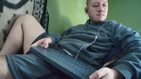 hot_guy36 online show from December 3, 4:51 pm