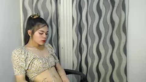 Yanna online show from May 17, 6:39 pm