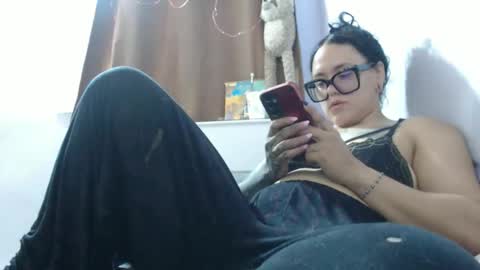 Snapshot of hotandpower10 chatting on September 14, 3:31 am Hot and PowerHOPE U MISS ME online show from September 14, 3:31 am