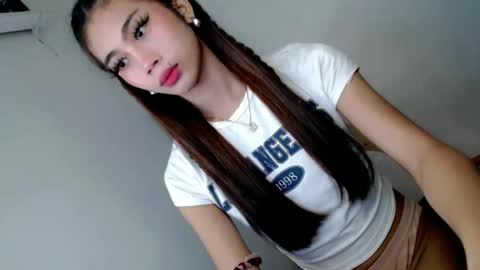 hotasian2345 online show from February 8, 12:47 am